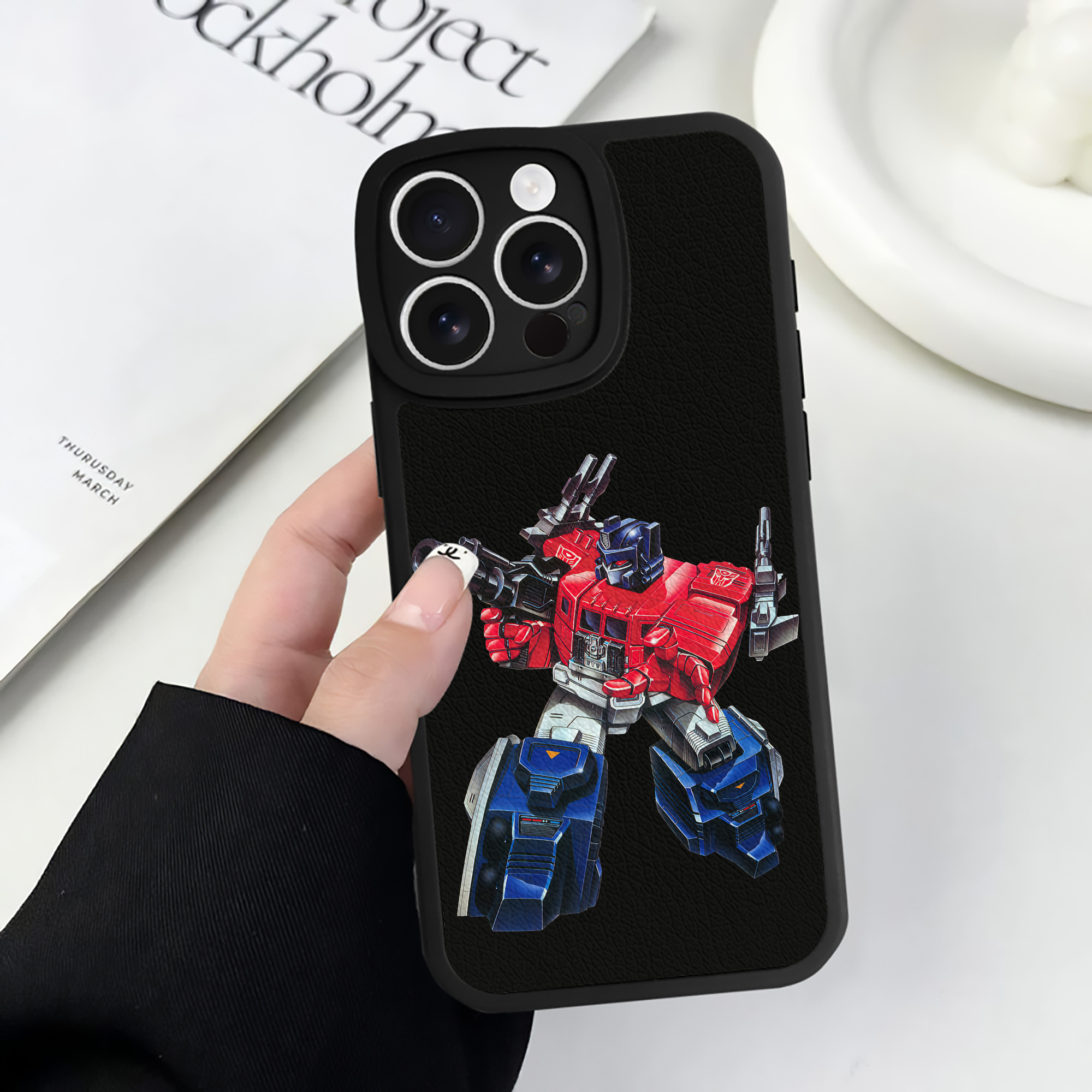 （画像用） Transformers トランスフォーマー 【iPhone 16シリーズ対応】シリコンスマホケース（レザー調） 材質：シリコン